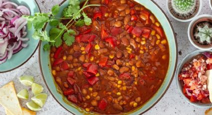 Recetas clásicas: prepara unas alubias con chorizo para la comida