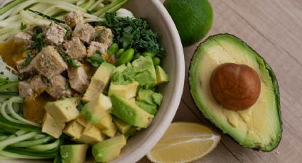 3 ensaladas con aguacate para disfrutar en primavera a la hora de la cena