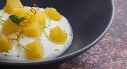 Mousse cremoso de piña colada, el mejor postre para las tardes calurosas