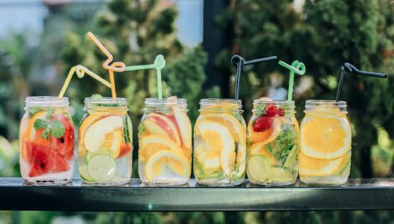 3 bebidas hidratantes hechas en casa para refrescarse durante el calor