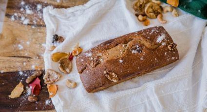 Bizcocho de nuez, manzana y yogur: El postre ideal para comer por la tarde