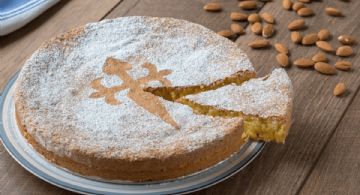 Receta tradicional gallega para preparar la tarta Santiago a la hora del postre