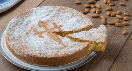 Receta tradicional gallega para preparar la tarta Santiago a la hora del postre